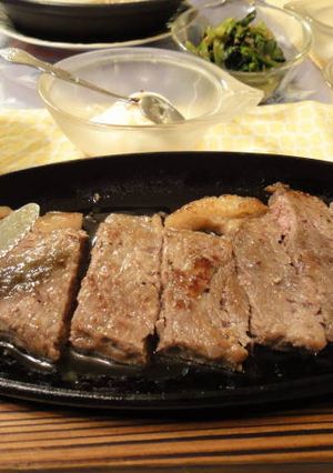 安いステーキ肉を軟らかく食べる処理法-レシピのメイン写真