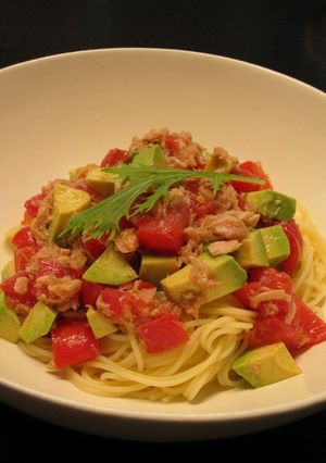 ５分でアボガド・ツナの冷製トマトパスタ-レシピのメイン写真