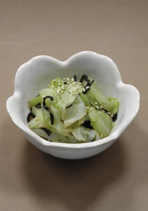 ピリっさっぱり☆キャベツと塩昆布の和え物-レシピのメイン写真