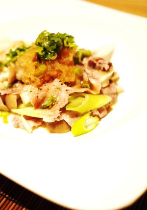 ルクエできのこと豚しゃぶのレンジ蒸し-レシピのメイン写真