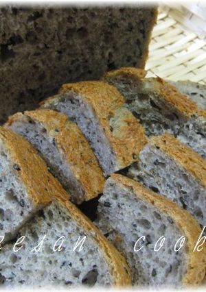 ホームベーカリーに入れるだけ黒ゴマ食パン-レシピのメイン写真