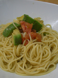アボカドとトマトの冷製パスタ-レシピのメイン写真