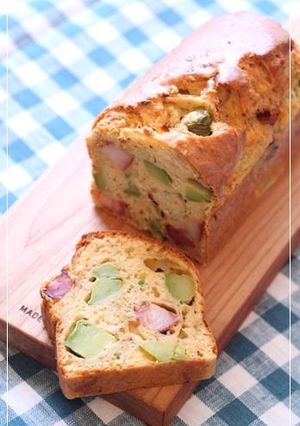 アボカドとベーコンとオニオンのケークサレ-レシピのメイン写真