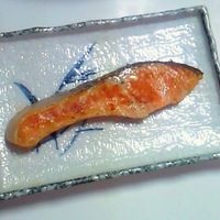 基本からアレンジまで！思わずつくりたくなる「焼き鮭」のレシピ集