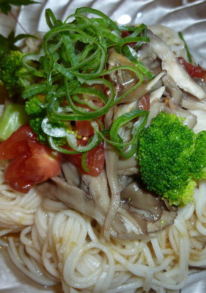 舞茸・トマトのぶっかけそうめん-レシピのメイン写真