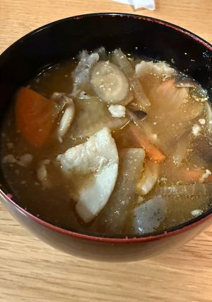 蒸して野菜の甘み引き立つ我が家の豚汁-レシピのメイン写真
