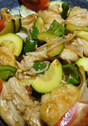 お酢でさっぱり！鶏ムネ肉と夏野菜炒め-レシピのメイン写真