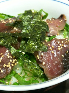 ぶきっちょでも簡単◆酢飯でかつお丼-レシピのメイン写真
