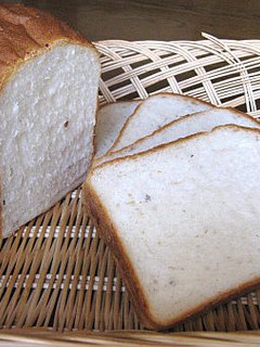 ごはんそのまま食パンに(十六穀米使用)-レシピのメイン写真