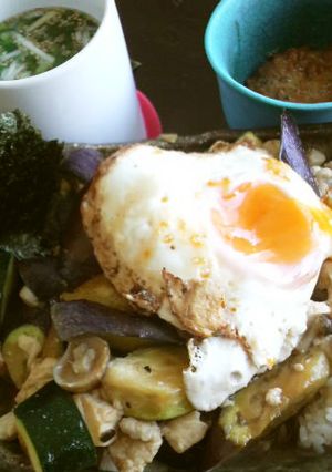 ズッキーニとナスのチャンプルー丼-レシピのメイン写真