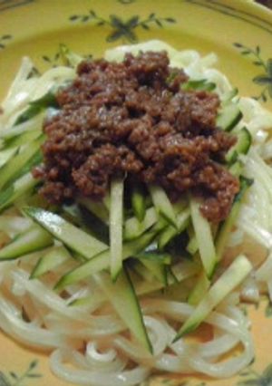 夏を元気に♪　ジャージャー麺風うどん-レシピのメイン写真