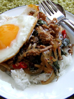 タイのバジル炒めごはん☆本格的ガパオ-レシピのメイン写真