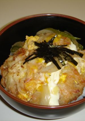 追いがつおつゆで小えびのかき揚玉子とじ丼-レシピのメイン写真
