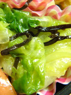 お弁当に❀レタスの塩昆布和え-レシピのメイン写真