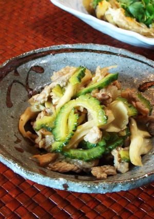 ゴーヤと舞茸のサッパリ梅炒め♫-レシピのメイン写真