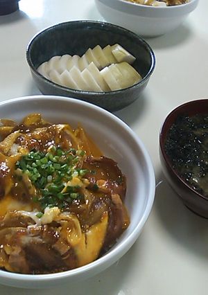 B級グルメ!油麩丼-レシピのメイン写真