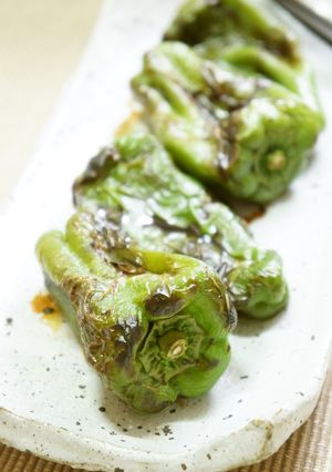 香ばしいピーマンの丸焼き-レシピのメイン写真