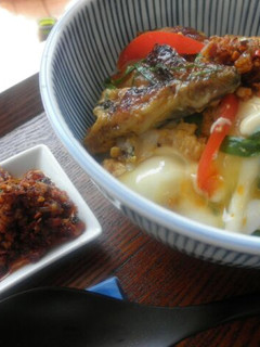お豆腐でボリュームアップ鰻玉丼-レシピのメイン写真