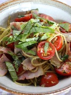 ベーコン、プチトマト入りバジルのパスタ♪-レシピのメイン写真