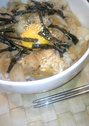 卵黄のっけ!つゆだく豚バラ丼-レシピのメイン写真