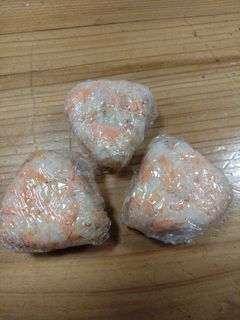 しゃけマヨおにぎり-レシピのメイン写真