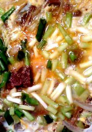 ご飯に乗せれば丼になる 牛すじの卵とじ-レシピのメイン写真