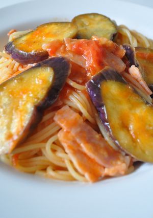 なすとトマトのチーズ風パスタ-レシピのメイン写真
