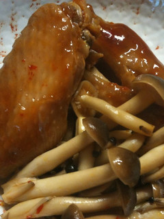 鶏手羽としめじのピリ辛照り煮-レシピのメイン写真