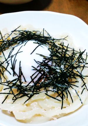 温泉卵でクリーミィ☆明太子バターうどん-レシピのメイン写真