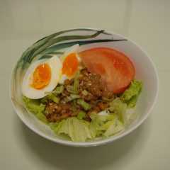 รูปของ シンプル納豆サラダ