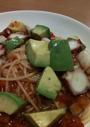 タコとアボカドの豪華な冷製パスタ-レシピのメイン写真