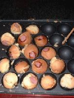 たこ焼き器でウィンナー入れておやつができたよ~♪-レシピのメイン写真