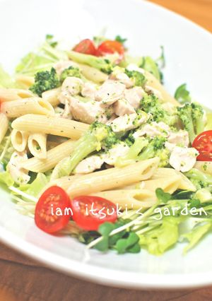 蒸し鶏とブロッコリーのサラダペンネ♪-レシピのメイン写真