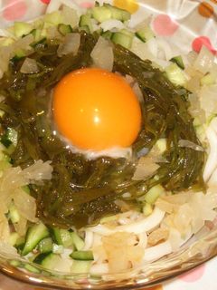 めかぶでネバーっと 夏月見うどん★-レシピのメイン写真