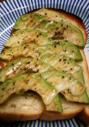 なんて簡単☆アボカドトースト-レシピのメイン写真