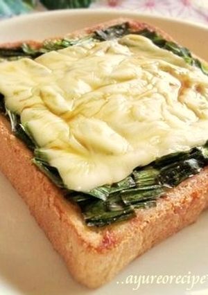 餃子食べてる気分~♪のトースト♬-レシピのメイン写真