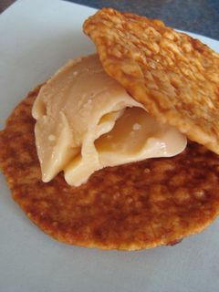 簡単!冷凍プリン de せんべいサンド-レシピのメイン写真