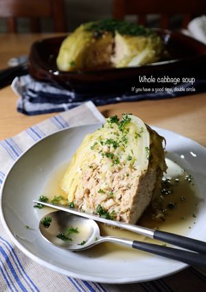 丸ごとキャベツの挽肉詰めコンソメスープ煮-レシピのメイン写真