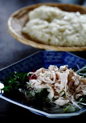 鶏と梅肉、野菜入りのつけめん風そうめん-レシピのメイン写真