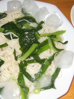 夏はニラそうめん&刻み青唐辛子入りつけ汁-レシピのメイン写真