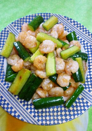 中国人ちのえびときゅうりの塩味炒め-レシピのメイン写真