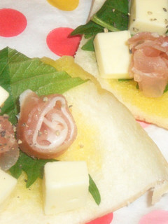 食パンでカナッペ風 大葉×チーズ×生ハム-レシピのメイン写真