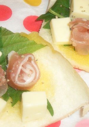 食パンでカナッペ風　大葉×チーズ×生ハム-レシピのメイン写真