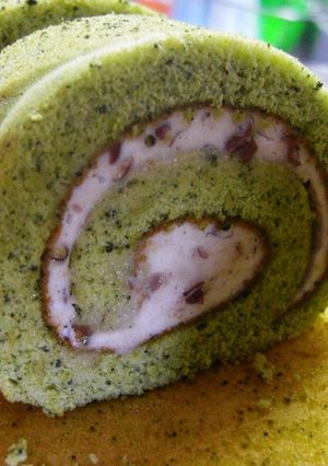 抹茶ロールケーキ☆小豆クリーム-レシピのメイン写真
