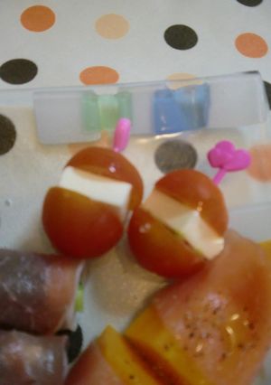 簡単おつまみ★プチトマトのクリチサンド-レシピのメイン写真