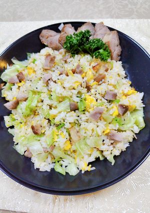 塩麹で作るレタス♬チャーシューチャーハン-レシピのメイン写真