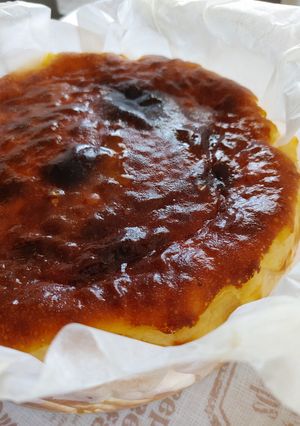 材料4つ バスクチーズケーキ-レシピのメイン写真