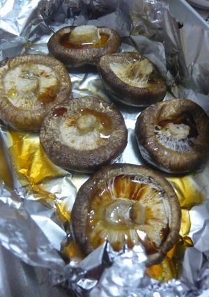 旨み凝縮☆バター醤油で椎茸のホイル焼き☆-レシピのメイン写真