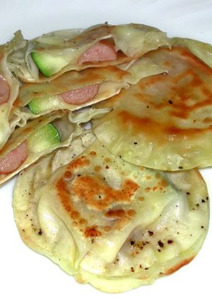 ズッキーニとソーセージの餃子の皮包み焼き-レシピのメイン写真