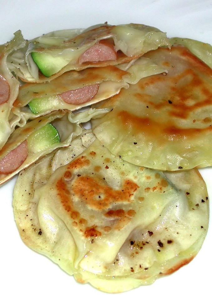 ズッキーニとソーセージの餃子の皮包み焼き-レシピのメイン写真
